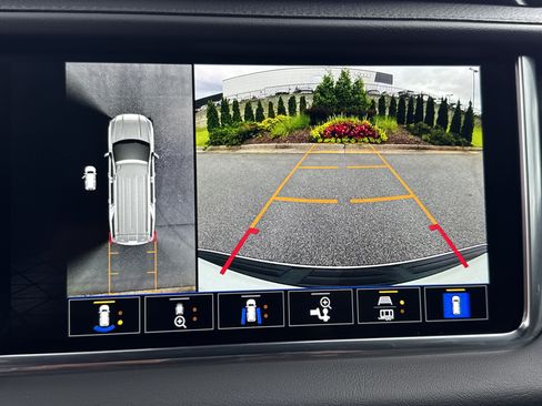 Used 2023 GMC Yukon Denali AWD/4WD image 25