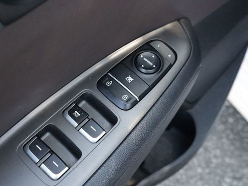 Used 2020 Kia Optima LX image 17