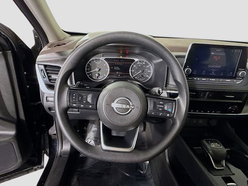 Used 2023 Nissan Rogue SV image 13