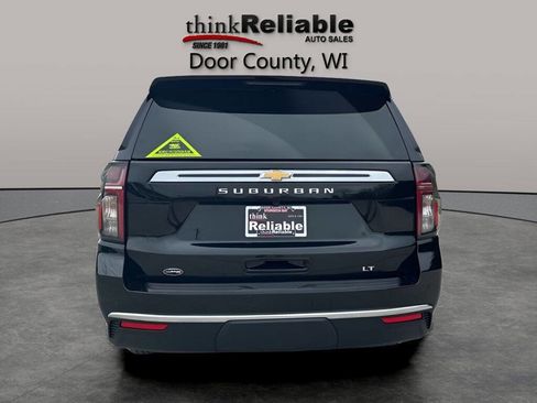 Used 2023 Chevrolet Suburban LT w/ Luxury Package AWD/4WD image 4