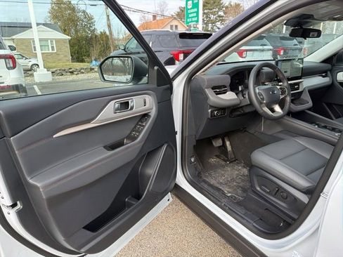 New 2026 Ford Explorer Active w/ Active Comfort Package image 12