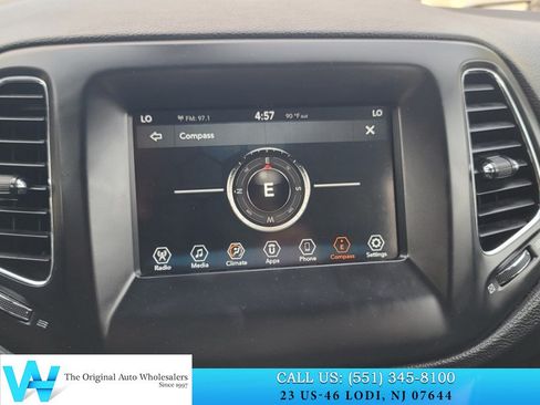 Used 2019 Jeep Compass Latitude w/ Popular Equipment Group AWD/4WD image 19