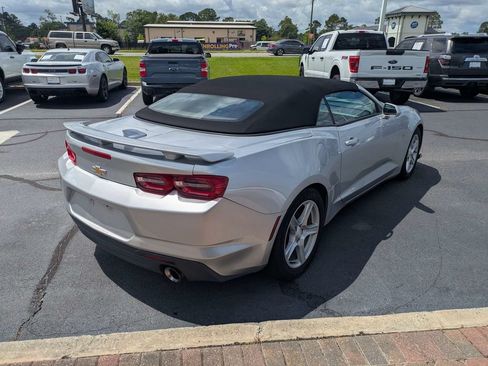 Used 2019 Chevrolet Camaro LT RWD image 5
