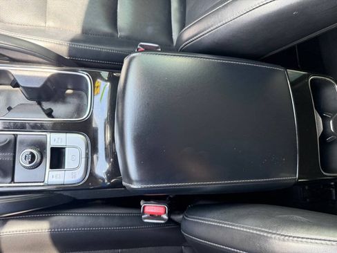 Used 2022 Kia Telluride LX FWD image 21