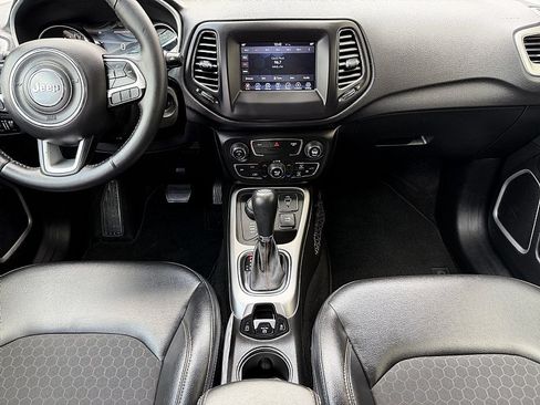 Used 2018 Jeep Compass Latitude w/ Popular Equipment Group AWD/4WD image 13