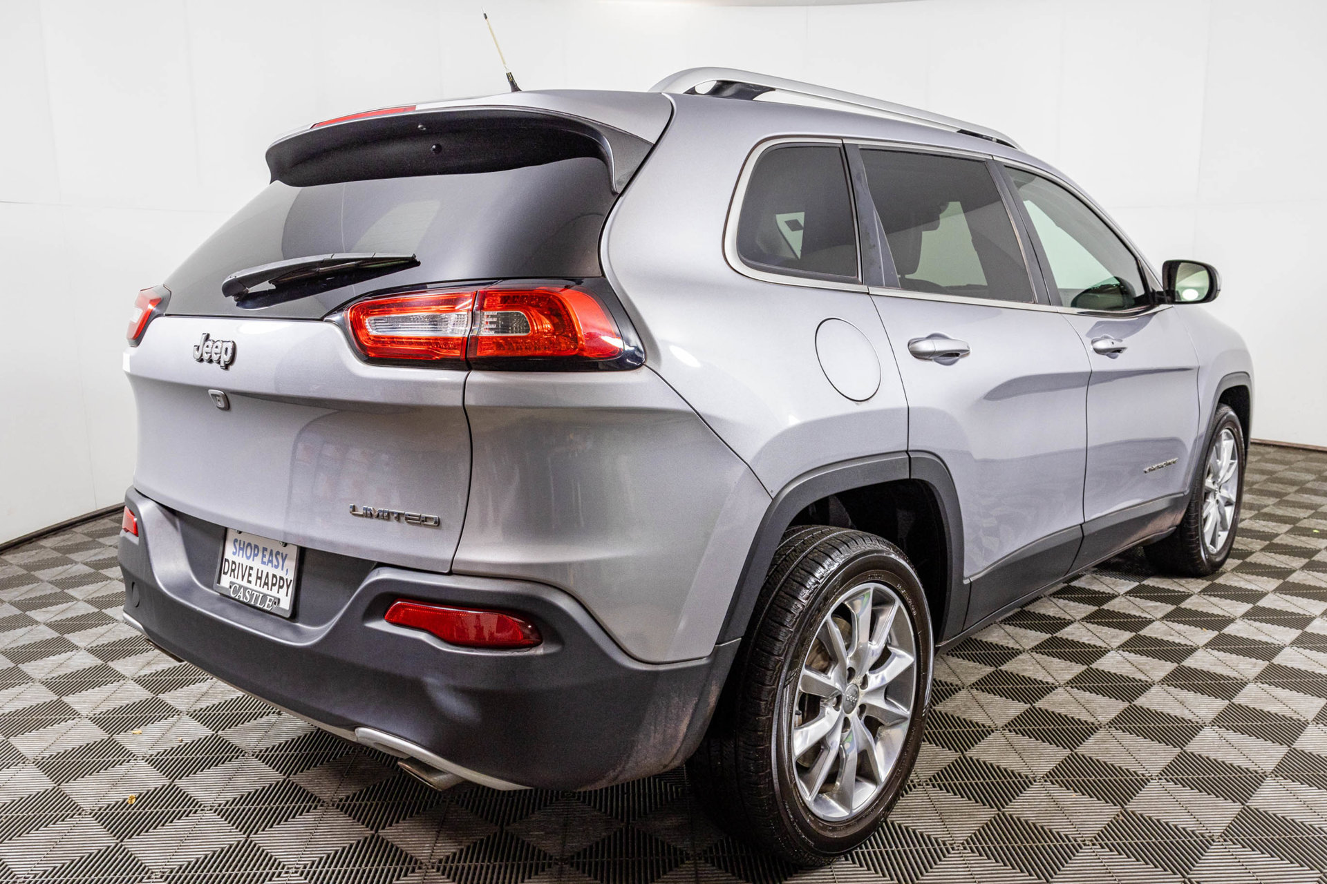 Used 2014 Jeep Cherokee Limited w/ Luxury Group FWD image 14