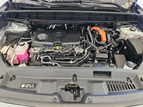 Used 2022 Toyota Highlander XLE image 32