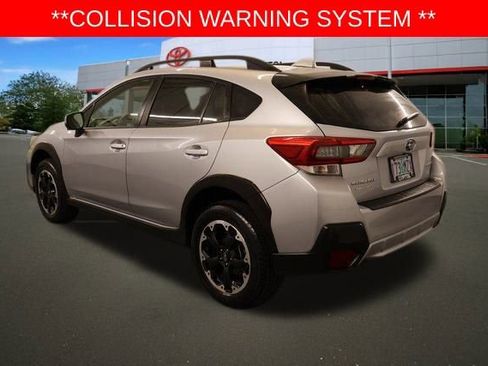 Used 2021 Subaru Crosstrek 2.0i Premium image 4