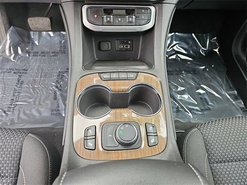 Certified 2022 GMC Acadia SLE w/ Driver Convenience Package image 26