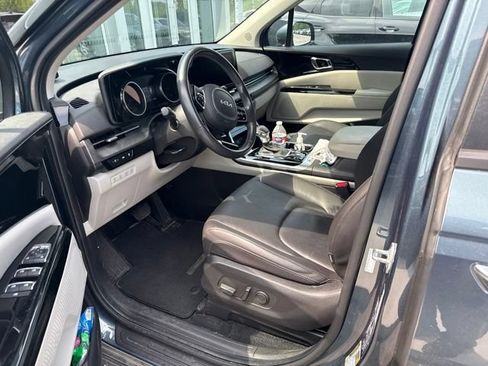 Certified 2024 Kia Carnival EX FWD image 12