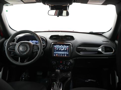 Used 2021 Jeep Renegade Latitude image 12