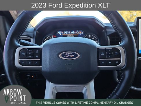 Used 2023 Ford Expedition XLT image 27