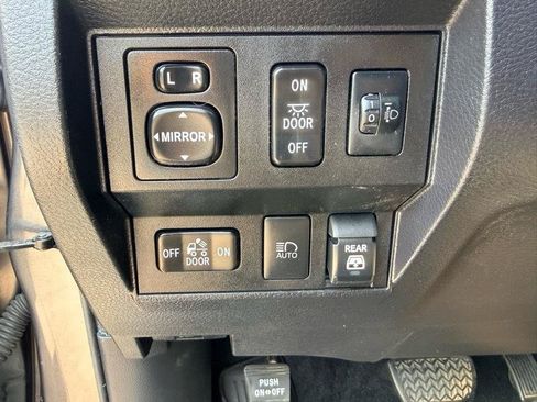 Used 2019 Toyota Tundra SR5 AWD/4WD image 36