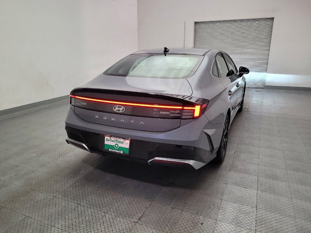 Used 2025 Hyundai Sonata SEL FWD image 7