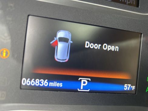 Used 2016 Honda Pilot Touring image 9