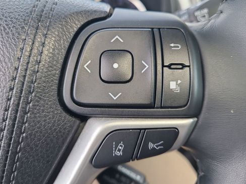 Used 2018 Toyota Highlander Limited image 29