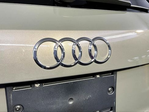 Used 2022 Audi Q3 2.0T Premium image 32