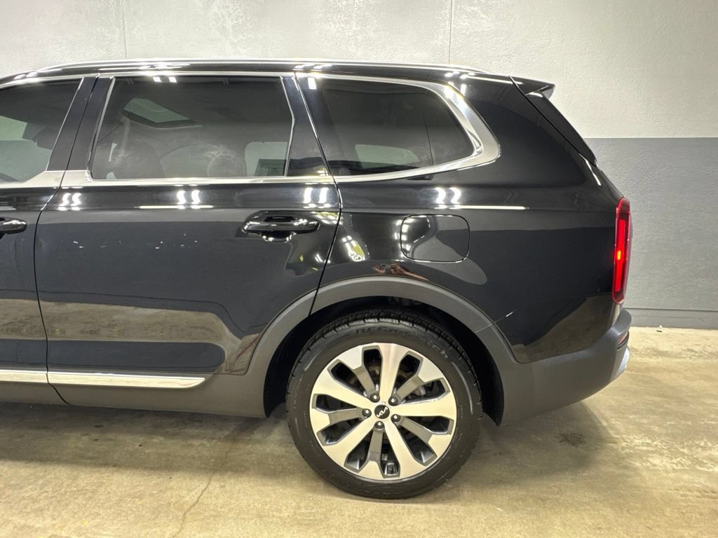 Used 2022 Kia Telluride EX w/ EX Premium Package FWD image 9
