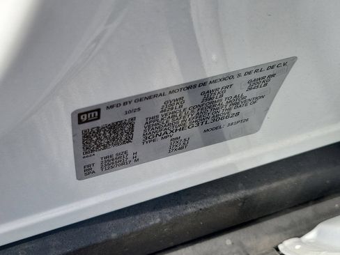 Used 2026 Chevrolet Equinox LT FWD image 30