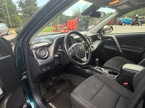 Used 2018 Toyota RAV4 XLE w/ Plus Extra Value Package AWD/4WD image 8