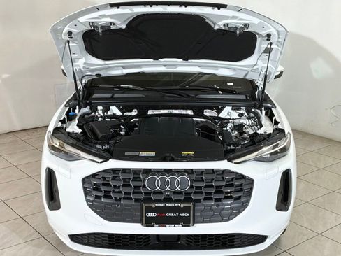 Certified 2025 Audi Q5 Premium w/ Convenience Package image 18