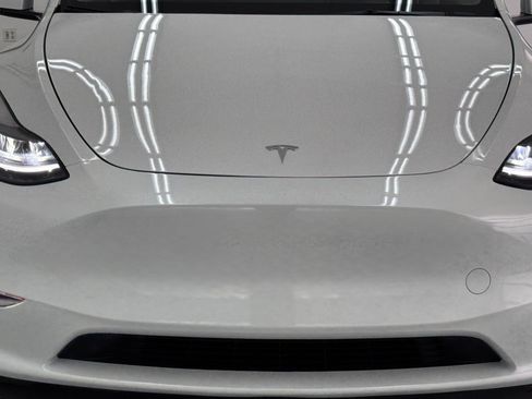 Used 2024 Tesla Model Y Performance image 17