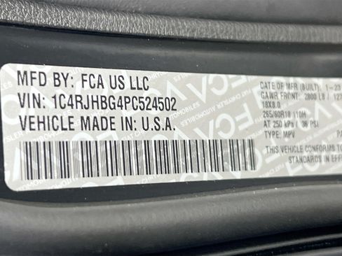 Used 2023 Jeep Grand Cherokee Limited AWD/4WD image 32