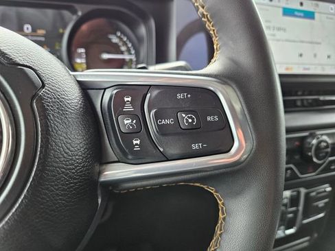 Used 2024 Jeep Wrangler Unlimited Sahara AWD/4WD image 37
