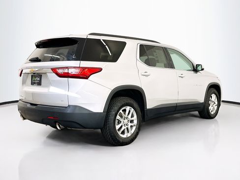Used 2021 Chevrolet Traverse LT image 9