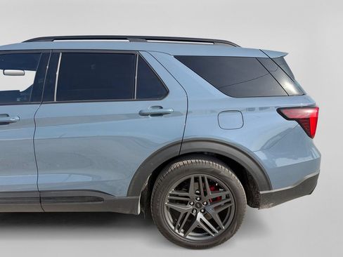 Used 2025 Ford Explorer ST-Line w/ Premium Package RWD image 13