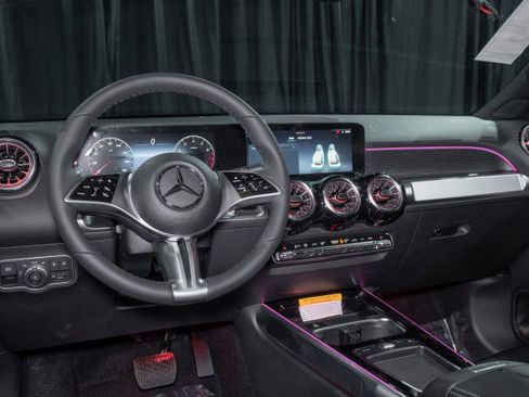 Used 2026 Mercedes-Benz GLB 250 4MATIC image 18