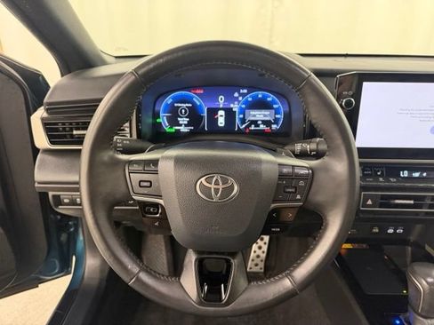 Used 2025 Toyota Camry XSE FWD image 18