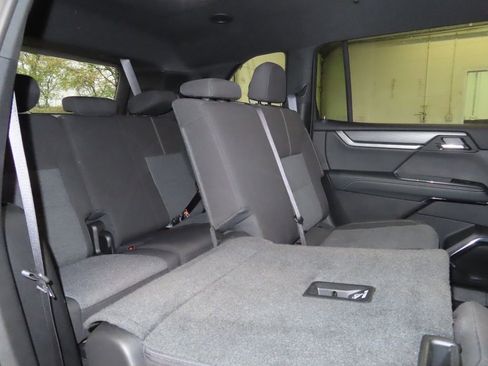 Used 2025 GMC Acadia Elevation image 38