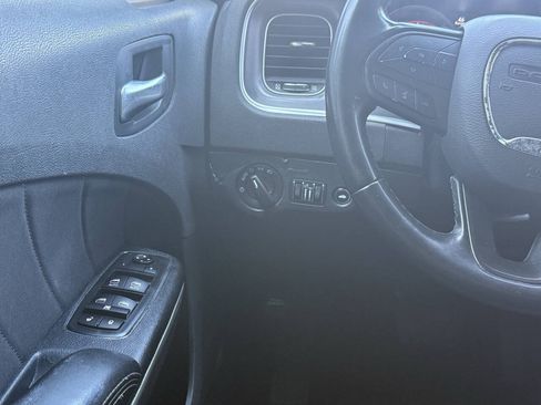 Used 2020 Dodge Charger SXT RWD image 19