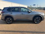 Used 2024 Nissan Rogue SV image 4