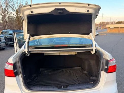 Used 2013 Kia Rio LX w/ PWR Pkg image 11