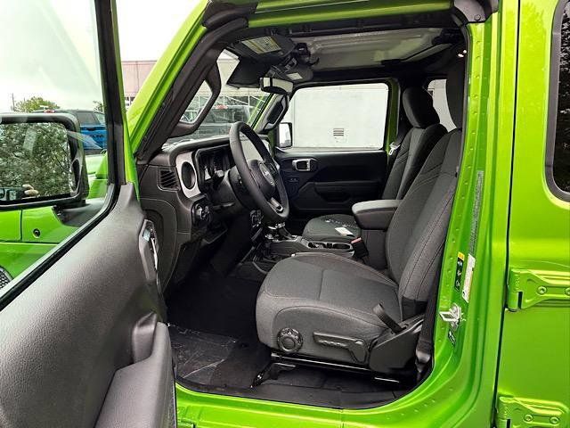 Used 2025 Jeep Gladiator Sport AWD/4WD image 7
