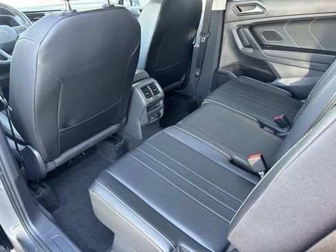 Certified 2023 Volkswagen Tiguan SE image 9
