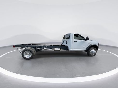 New 2025 RAM 5500 4x4 Regular Cab image 9
