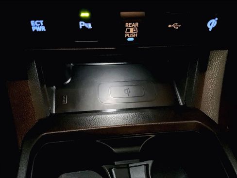 Used 2023 Toyota Tacoma TRD Sport w/ Technology Package image 26