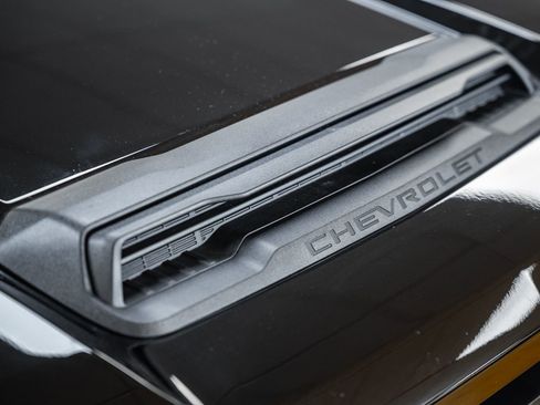 Used 2024 Chevrolet Silverado 2500 Custom image 11