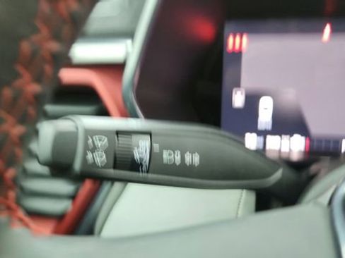 Used 2024 GMC Canyon AT4X w/ AT4X AEV Edition image 70