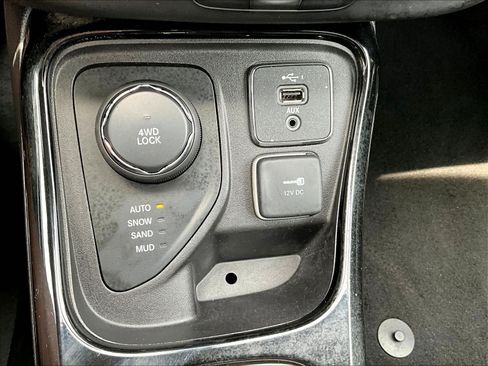 Used 2019 Jeep Compass Limited AWD/4WD image 37