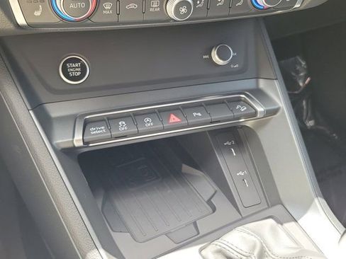 Certified 2025 Audi Q3 2.0T Premium w/ Convenience Package image 26