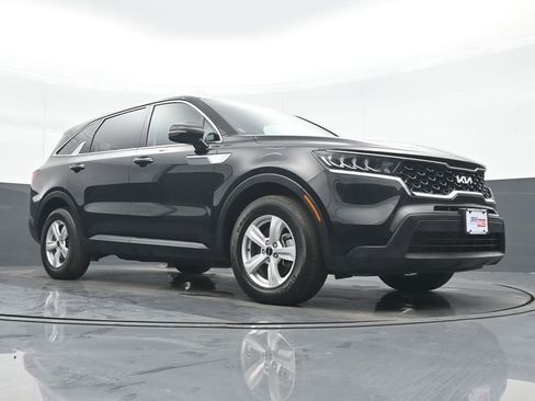 Used 2023 Kia Sorento LX image 23