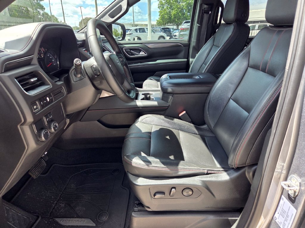 Used 2021 Chevrolet Suburban RST RWD image 4