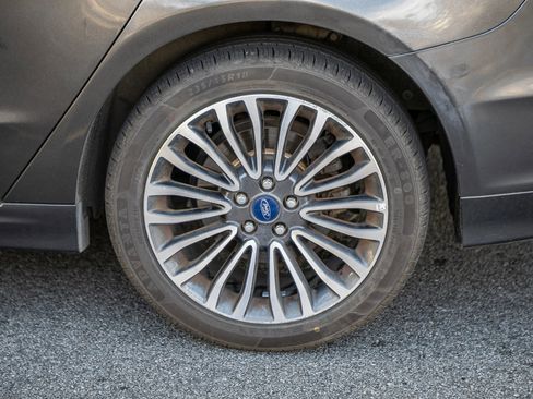 Used 2018 Ford Fusion Titanium image 12