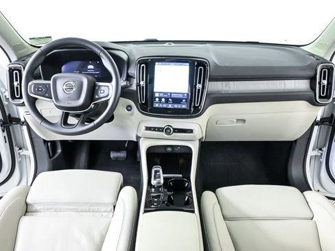 Certified 2024 Volvo XC40 B5 Ultimate w/ Protection Package AWD/4WD image 20