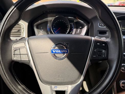 Used 2016 Volvo S60 T5 R-Design FWD image 11