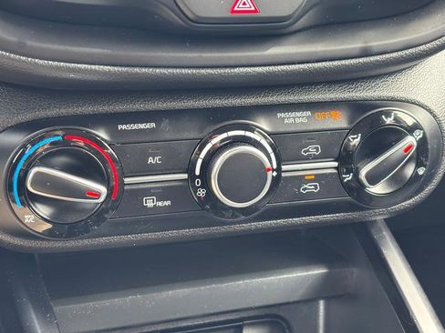 Used 2023 Kia Soul LX image 28